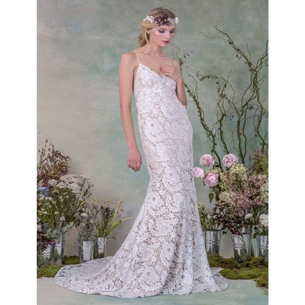 Elizabeth Fillmore Faye 4710 Lace Sexy Empire Sheath Wedding Dress 8